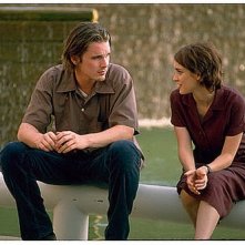 Ethan Hawke e Winona Ryder in una scena del film Giovani, carini e disoccupati
