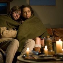 John Krasinski e Maya Rudolph in una scena del film Away We Go