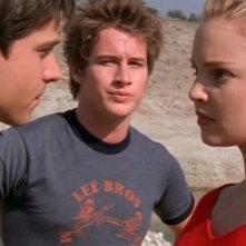 Jason Behr, Brendan Fehr e Katherine Heigl nell'episodio 'Ricordi' di Roswell