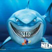 Un wallpaper dello squalo Bruce con Marlin e Dory nel film 'Alla ricerca di Nemo'