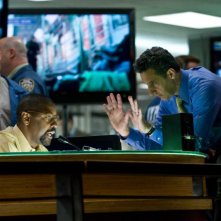 Denzel Washington e John Turturro in una scena del film The Taking of Pelham One Two Three