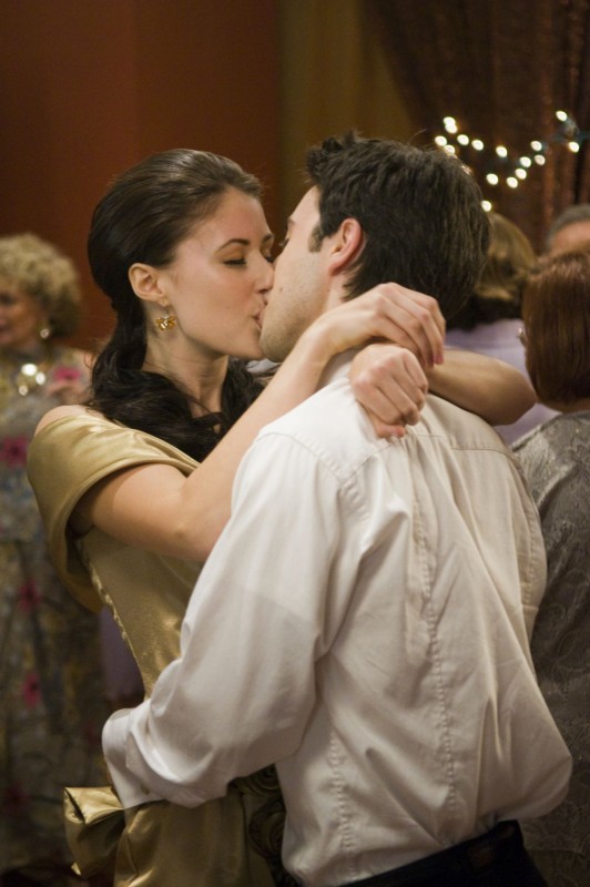 Amanda Crew E Josh Zuckerman In Una Romantica Immagine Del Film Sex Movie In 4D 120067