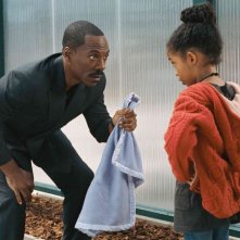 Eddie Murphy e Yara Shahidi sono i protagonisti del film Immagina che