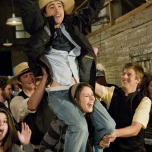 Josh Zuckerman e Amanda Crew in un'immagine della scoppiettante commedia Sex Movie in 4D