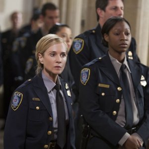 Un momento dell'episodio We're Already Here di Saving Grace