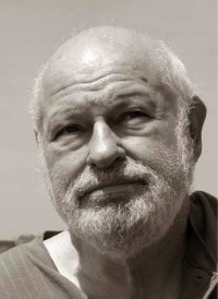 Una foto di Elliot Tiber