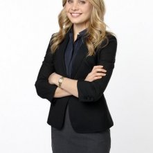 Leah Pipes in una foto promozionale della serie The Deep End