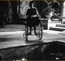 Susan Strasberg in una scena del film La casa del terrore