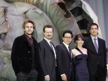 Matt Reeves, Drew Goddard, J.J. Abrams, Michael Stahl-David e Lizzy Caplan alla premiere del film Cloverfield