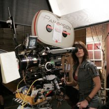 Un'immagine di Lizzy Caplan sul set di The Class
