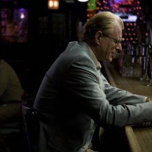 Ed Begley Jr. interpreta John nel film Whatever Works, diretto da Woody Allen