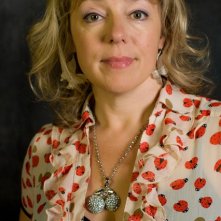 Annabelle Apsion in una foto promozionale di Shameless.