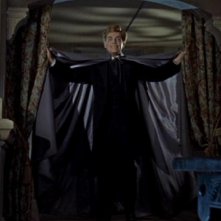 David Peel in una scena del film Le spose di Dracula