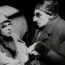 Gustav von Wangenheim e Max Schreck in una scena del film Nosferatu