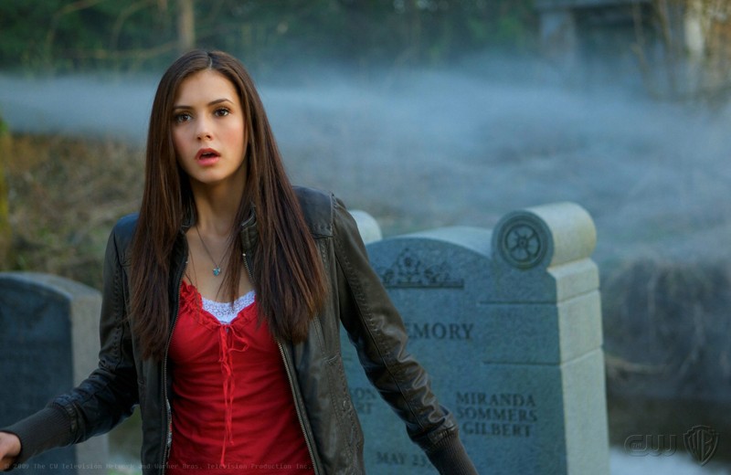 Nina Dobrev in una scena di The Vampire Diaries