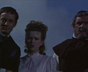 Andrew Keir con Francis Matthews e Suzan Farmer in una scena del film Dracula principe delle tenebre