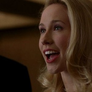 Anna Camp in una scena dell'episodio 'Nothing But The Blood' della seconda stagione della serie True Blood