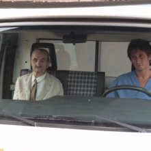 Carlo Rivolta da Vanzaghello e Fabrizio Veronese in una scena del film Tre lire - Primo giorno