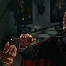 Christopher Lee e Francis Matthews in una scena del film Dracula principe delle tenebre