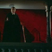 Christopher Lee in una scena del film Dracula principe delle tenebre