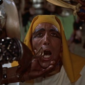 Christopher Lee in una scena del film La mummia