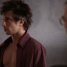 Fabrizio Veronese in una scena del film Tre lire - Primo giorno