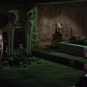 Felix Aylmer e Raymond Huntley in una scena del film La mummia