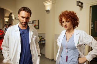 Luciano Scarpa e Camilla Filippi in una scena della fiction Mediaset La scelta di Laura