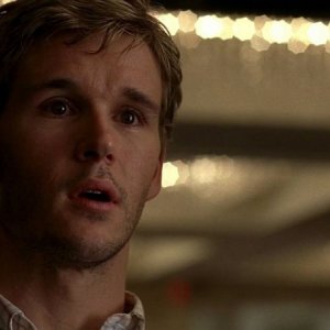 Ryan Kwanten in un'immagine dell'episodio 'Nothing But The Blood' della seconda stagione della serie True Blood
