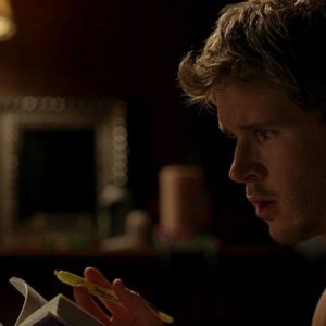 Ryan Kwanten in una scena dell'episodio 'Nothing But The Blood' della seconda stagione della serie True Blood