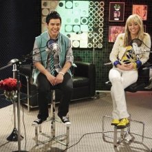 Miley Cyrus e la guest star David Archuleta nell'episodio Promma Mia di Hannah Montana