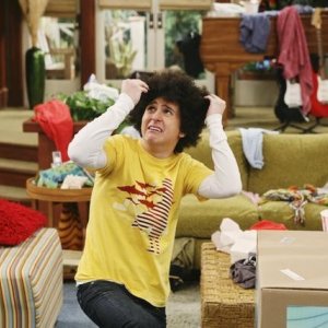 Mitchel Musso in una scena dell'episodio Super(stitious) Girl di Hannah Montana