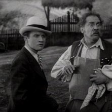 Dwight Frye in una scena del film Dracula (1931) 