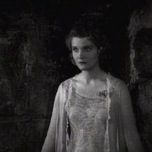 Helen Chandler in una scena del film Dracula
