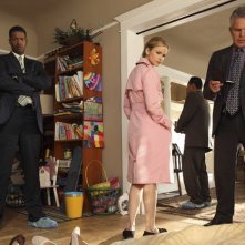 Corey Reynolds, Kyra Sedgwick e Tony Denison in una scena dell'episodio Blood Money di The Closer
