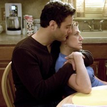 Dominic Fumusa ed Edie Falco in una scena dell'episodio School Nurse di Nurse Jackie