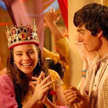 Emily Robins e Miles Szanto nella serie The Elephant Princess
