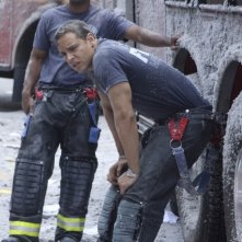 Larenz Tate e Daniel Sunjata in una scena dell'episodio Sheila di Rescue Me