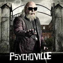 Steve Pemberton nei panni di Mr Lomax in un poster promozionale della serie Psychoville