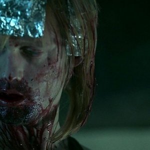 Alexander Skarsgård in una scena dell'episodio 'Keep This Party Going' della seconda stagione di True Blood