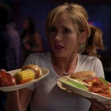 Ashley Jones in una scena dell'episodio 'Keep This Party Going' della seconda stagione di True Blood