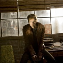 Esteban Powell in una foto promozionale della stagione 2 di The Cleaner