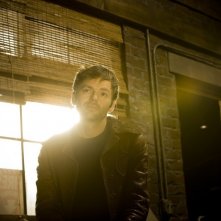 Esteban Powell in una immagine promozionale della seconda stagione di The Cleaner