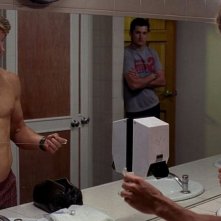 Ryan Kwanten e Wes Brown in una scena dell'episodio 'Keep This Party Going' della seconda stagione di True Blood