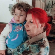 Un'immagine del film Non è ancora domani con Patrizia Gerardi e la piccola Asia Crippa