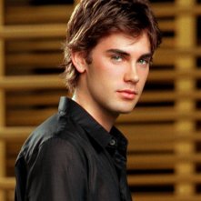 Drew Fuller in un'immagine promo per la season 6 di 'Charmed'