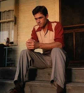 Eric Close in una scena della serie Taken