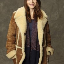 Lauren German in una foto promozionale di Happy Town