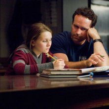 Abigail Breslin e Jason Patric in una scena del film La custode di mia sorella