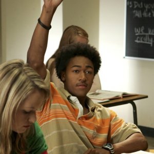 Wallace Fennel (Percy Daggs III) in una scena dell'episodio 'L'autista' di Veronica Mars